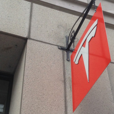 Smedejernsskilte, laugskilte med navn & logo