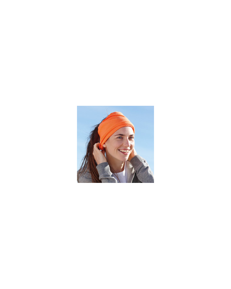 bandana tørklæde i orange på kvinde, miljø billede