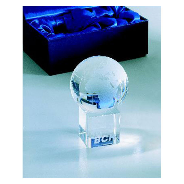 Brevvægt i crystal globus design på stativ med logo tryk